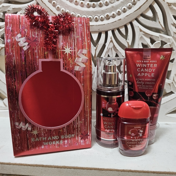 Bath & Body Works Other - NEW Bath & Body Works Winter Candy Apple Gift Set - Red